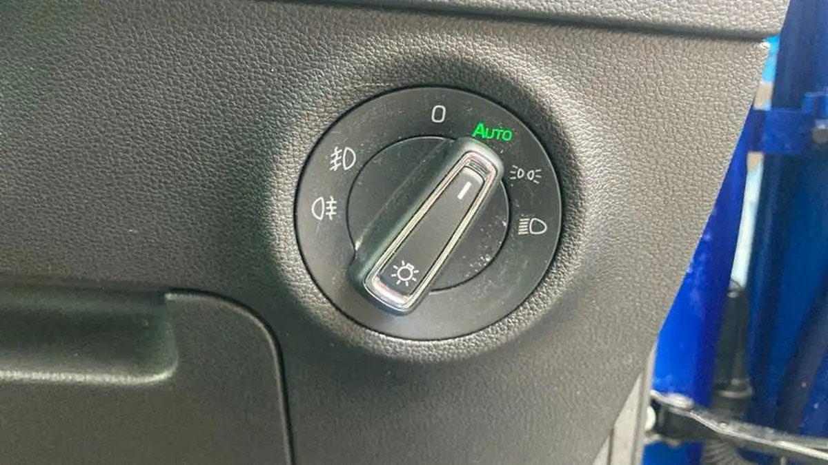 2021-skoda-karoq-15-tsi-edition-big-16