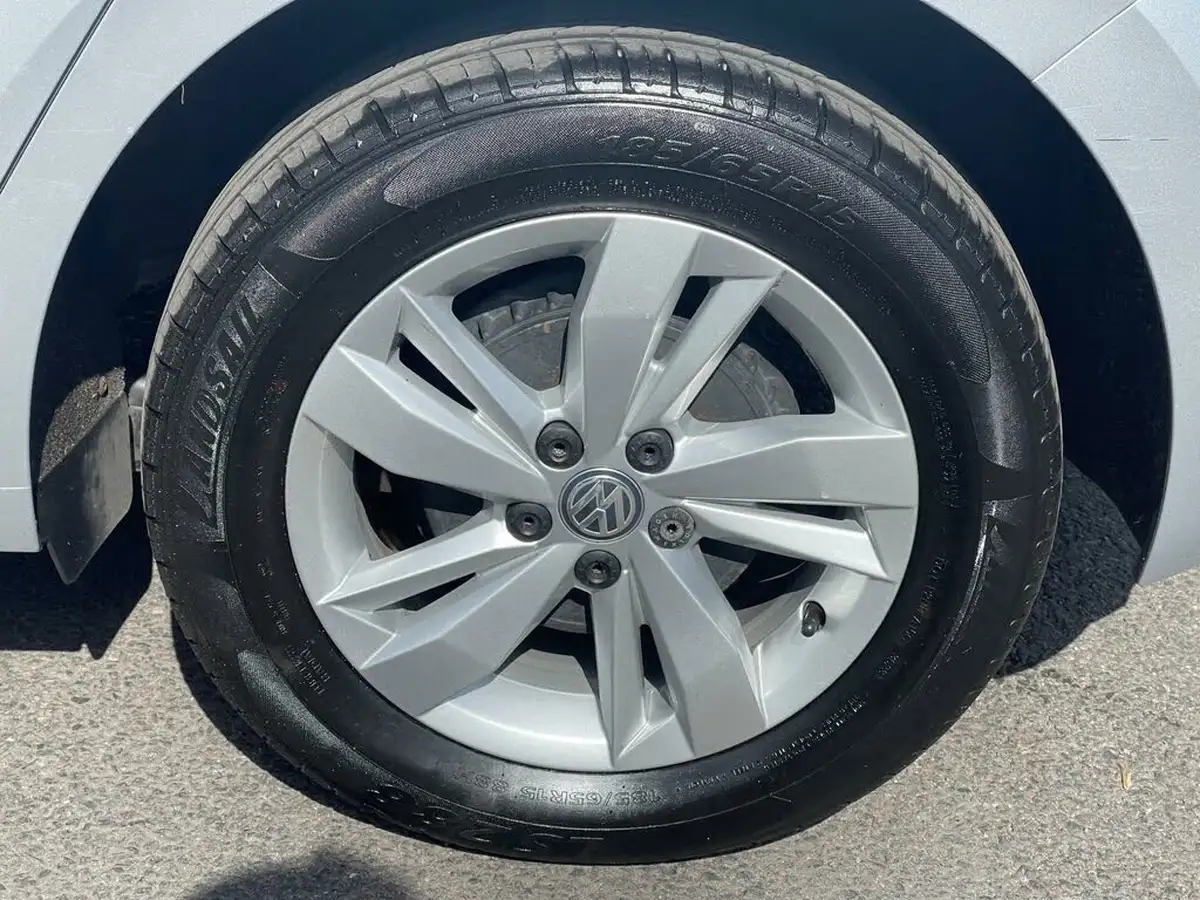 2019-volkswagen-polo-10-tsi-se-ss-big-9