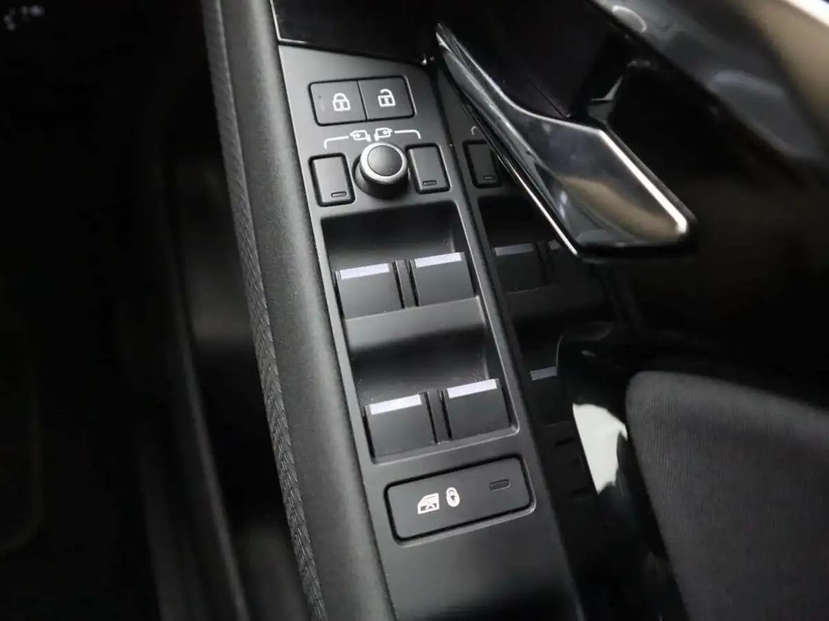 2021-land-rover-range-rover-evoque-20-d165-evoque-big-34