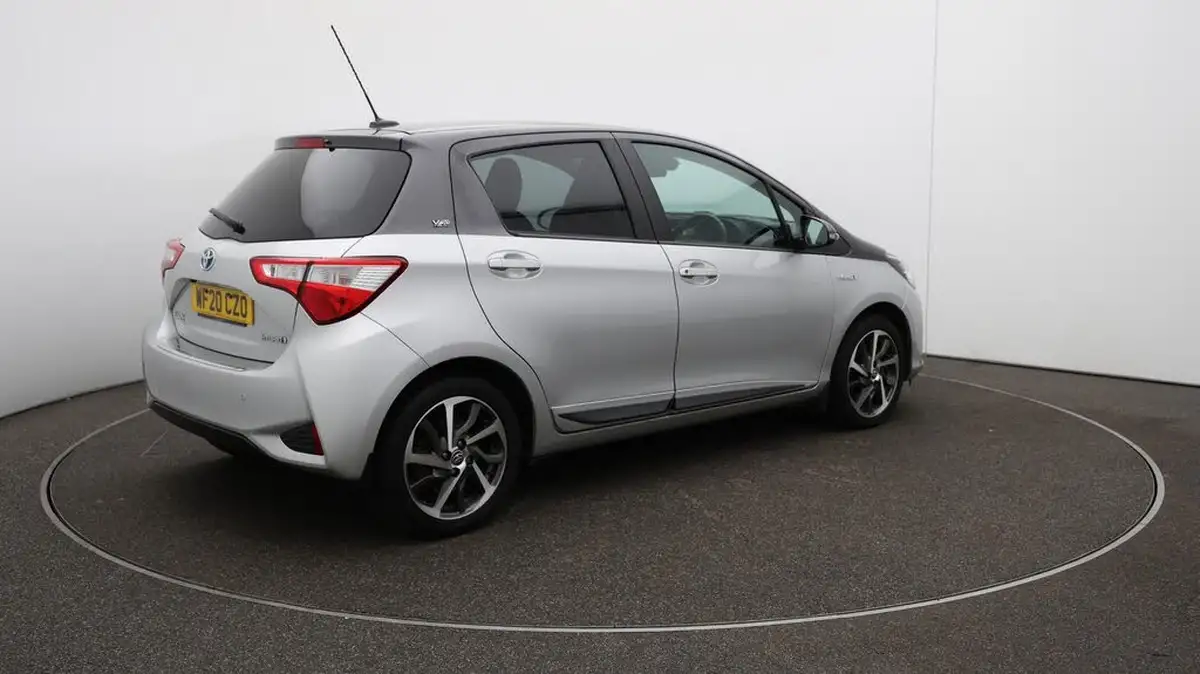 2020-toyota-yaris-15-vvt-i-y20-98bhp-hybrid-1497cc-e-cvt-big-43