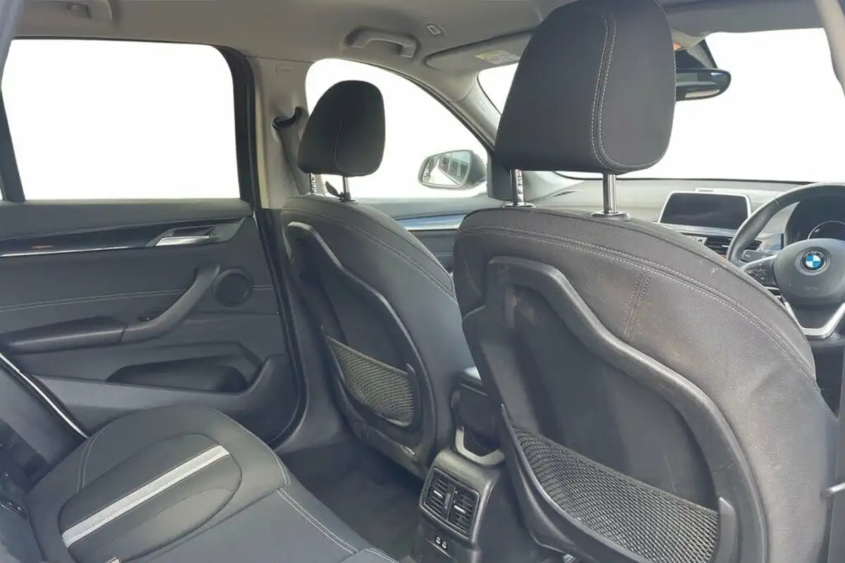 2019-bmw-x1-20td-sdrive18d-sport-big-9