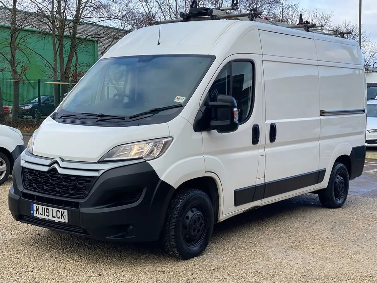 2019-citroen-relay-20bluehdi-35-l2h2-big-1