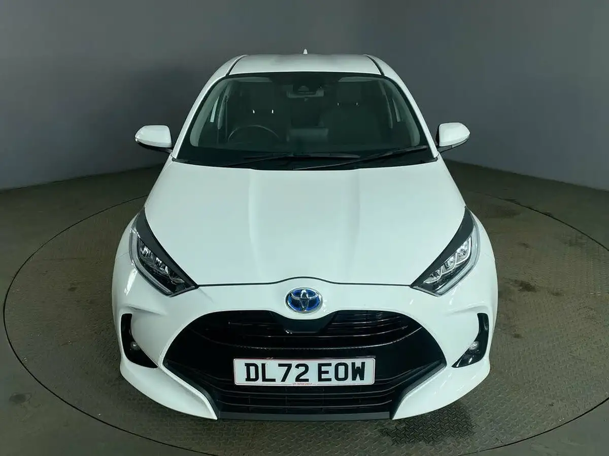 2023-toyota-yaris-15-vvt-i-design-big-9