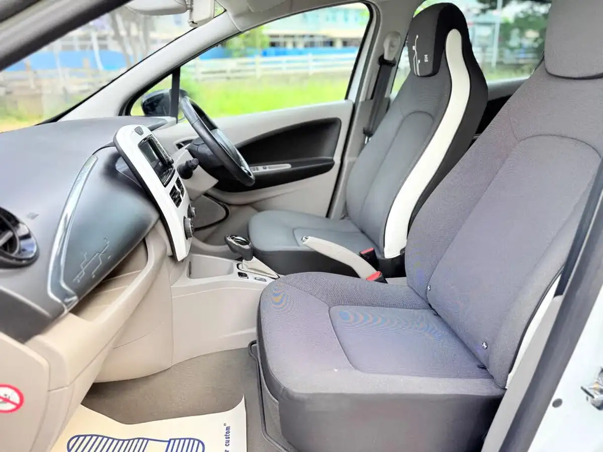 2015-renault-zoe-e-dynamique-intens-big-15