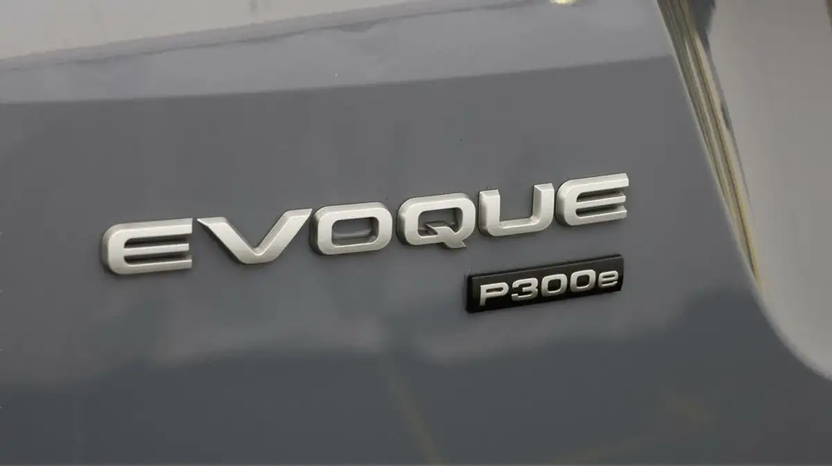2021-land-rover-range-rover-evoque-15-p300e-se-big-20