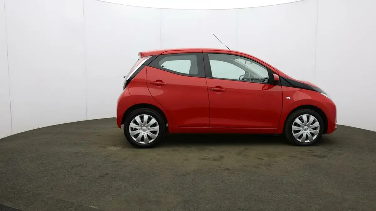 2018-toyota-aygo-10-vvt-i-x-play-71bhp-5d-big-53