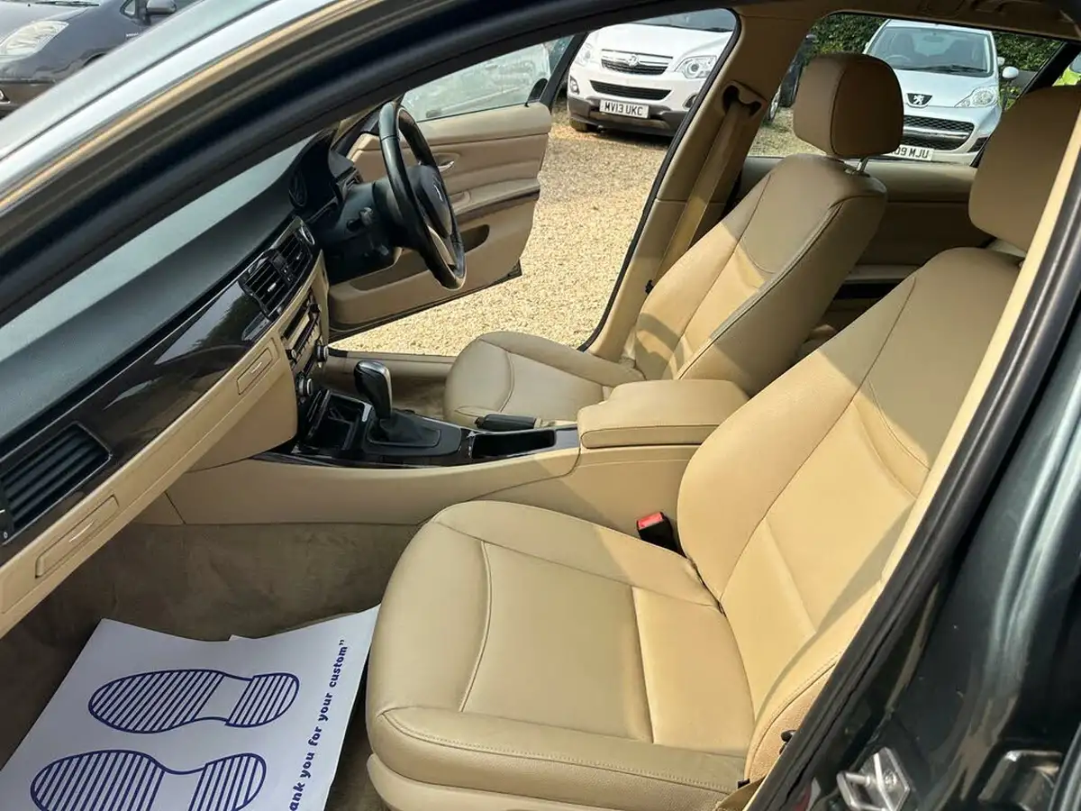 2012-bmw-3-series-20-318i-exclusive-edition-auto-big-40