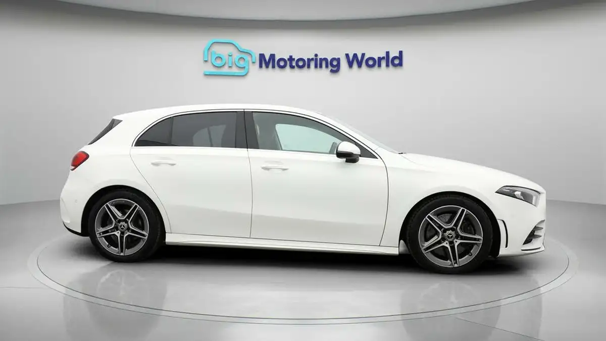 2020-mercedes-benz-a-class-20-a250-amg-line-executive-hatchback-5d-big-8