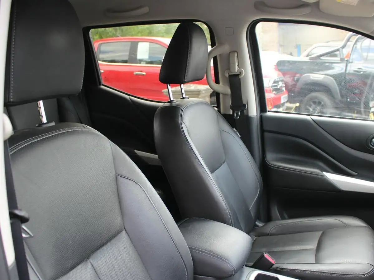 2021-nissan-navara-23dci-tt-tekna-8-navileather-auto-big-12