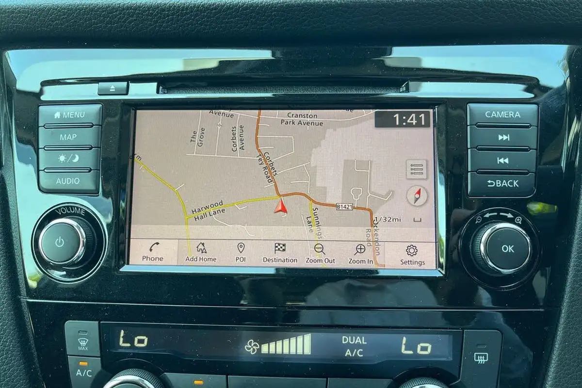 2019-nissan-qashqai-13-dig-t-n-motion-140ps-big-15