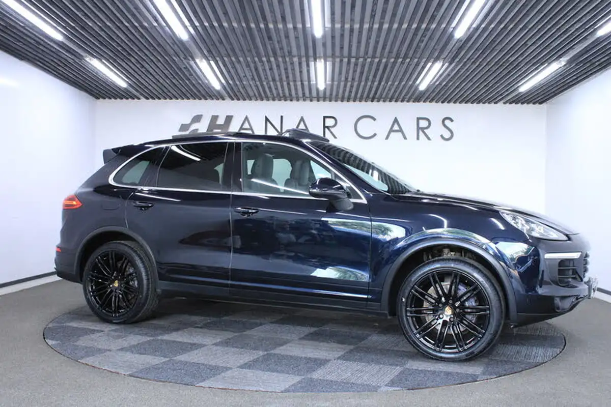 2016-porsche-cayenne-30td-big-25