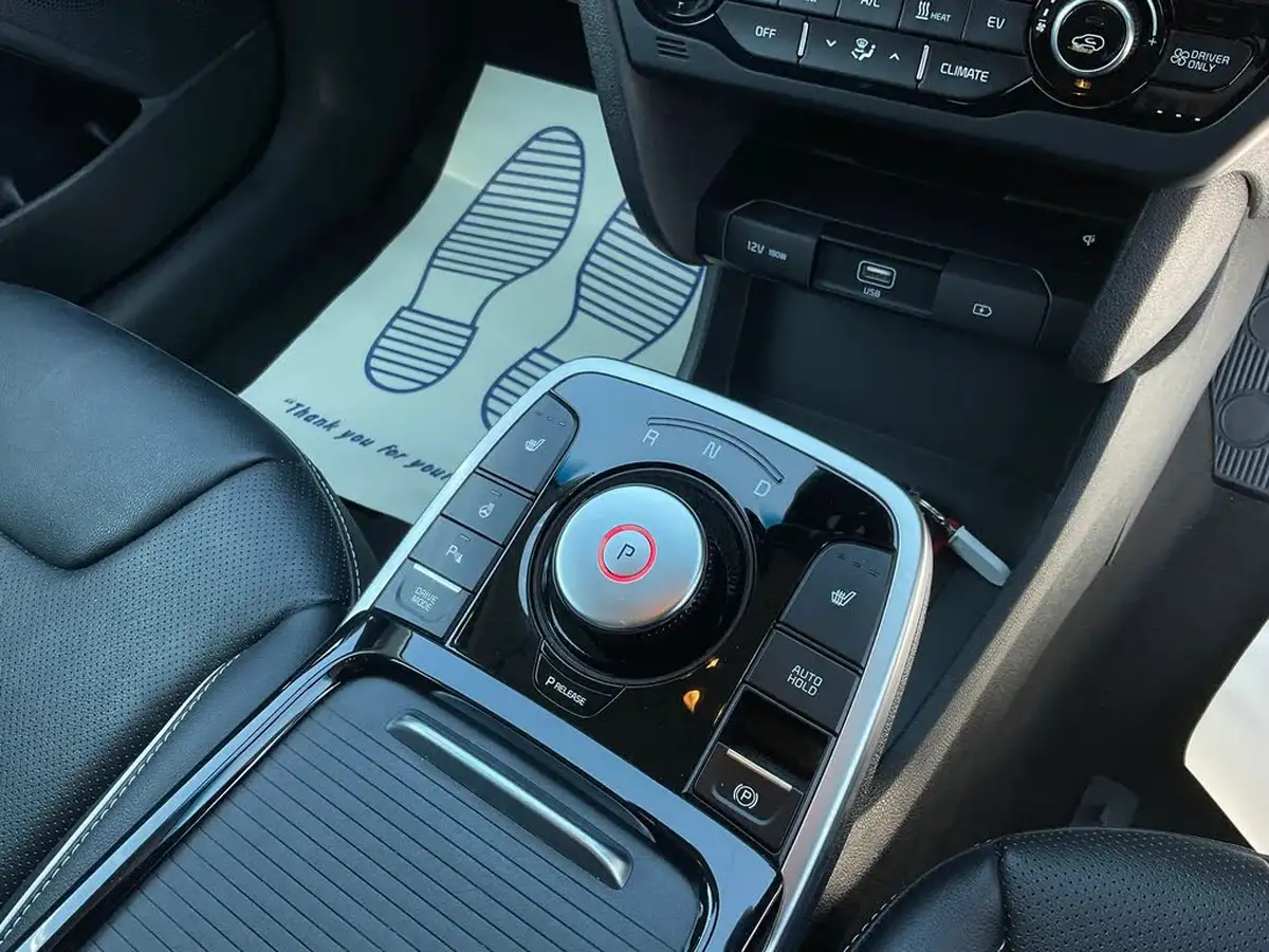 2021-kia-e-niro-ev-3-big-33
