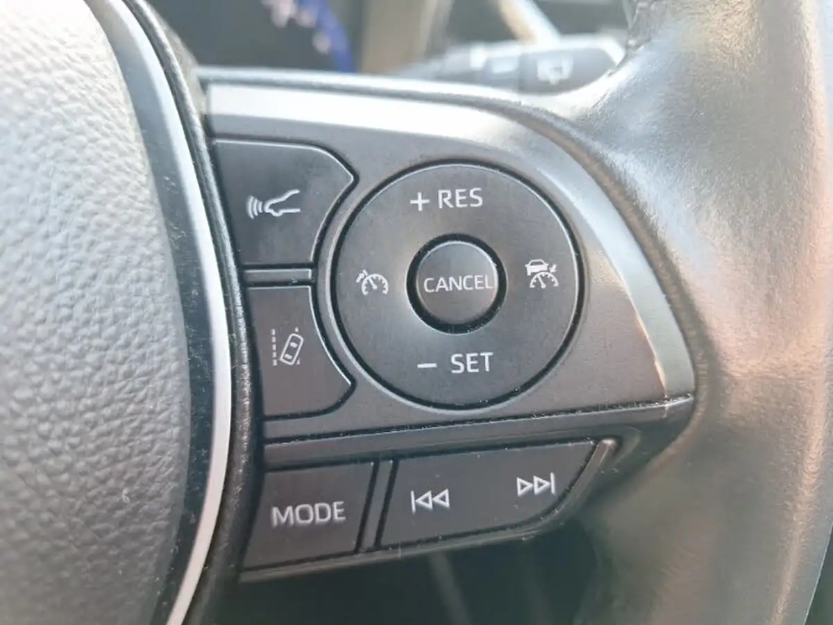 2022-toyota-corolla-20-vvt-i-icon-tech-hatchback-big-15
