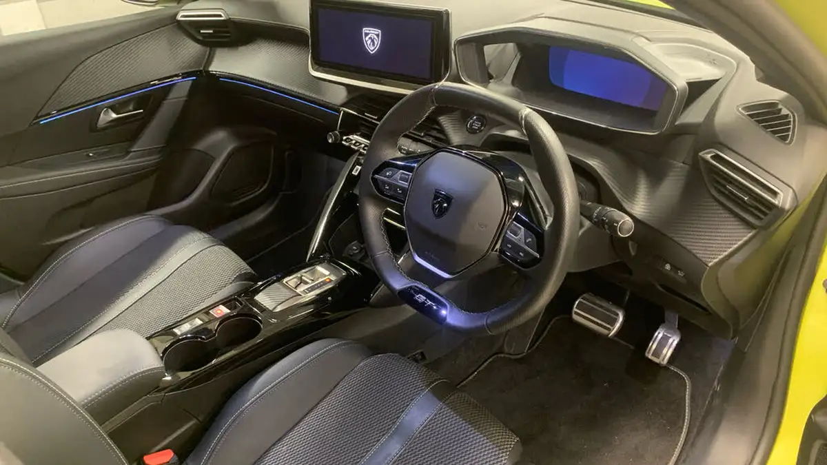2024-peugeot-208-e-gt-156ps-51kwh-big-10