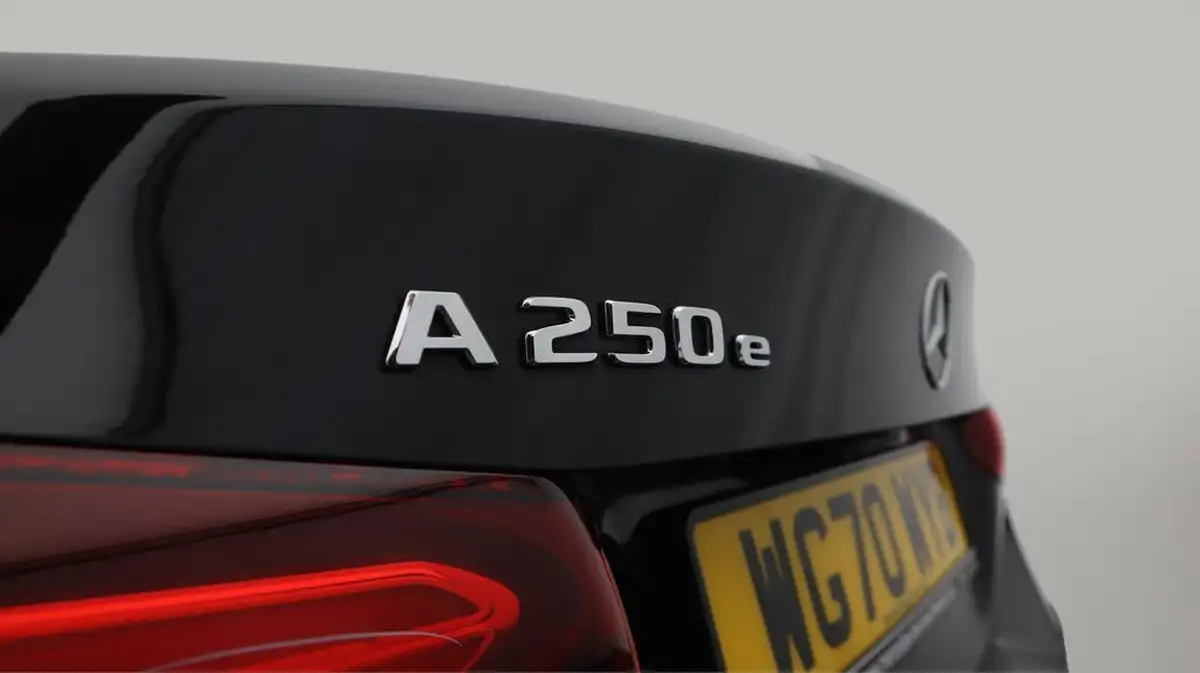 2020-mercedes-benz-a-class-13-a250e-amg-line-saloon-4d-big-22