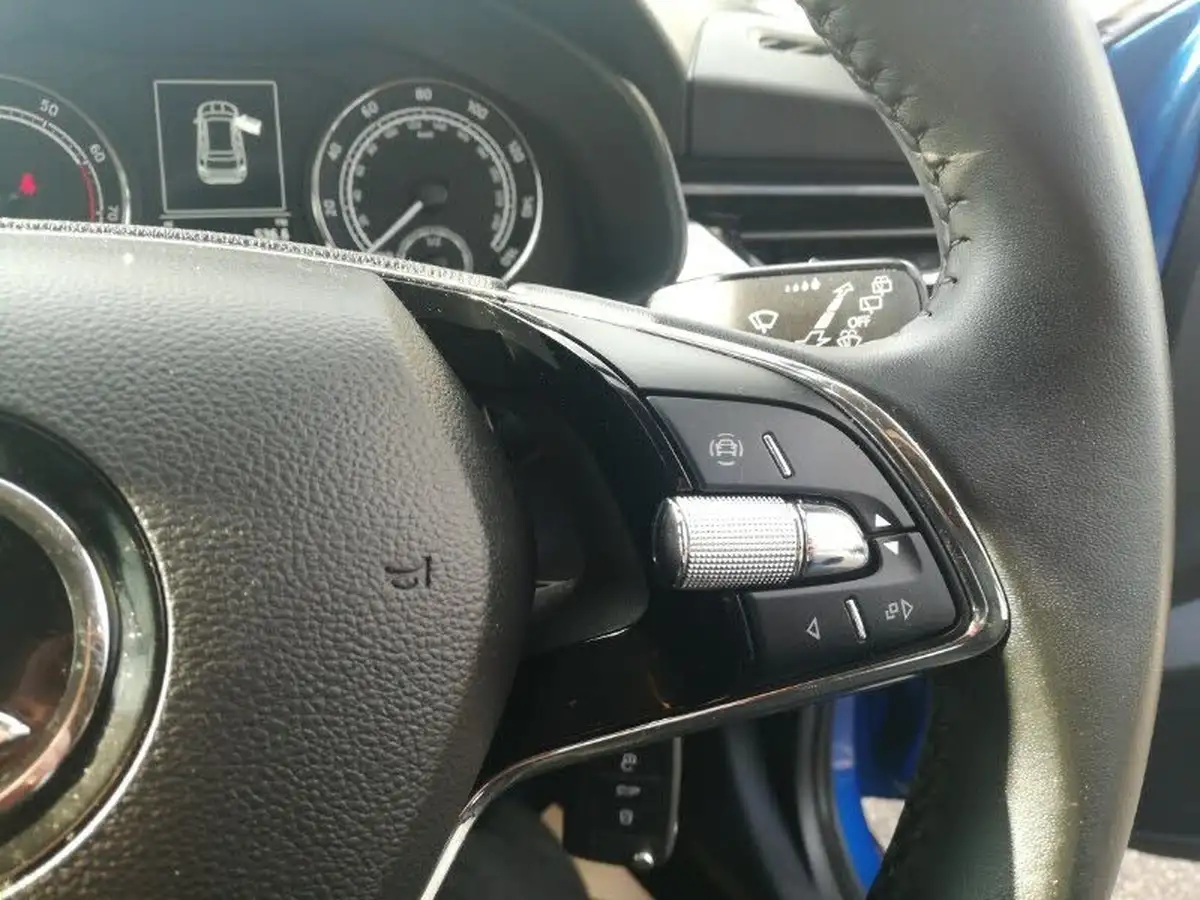 2023-skoda-kamiq-10-tsi-se-drive-95ps-big-13