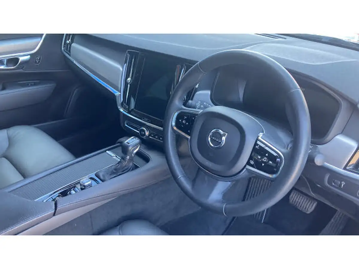 2019-volvo-s90-20-t4-momentum-big-12