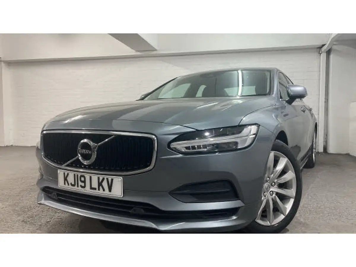 2019-volvo-s90-20-t4-momentum-big-36