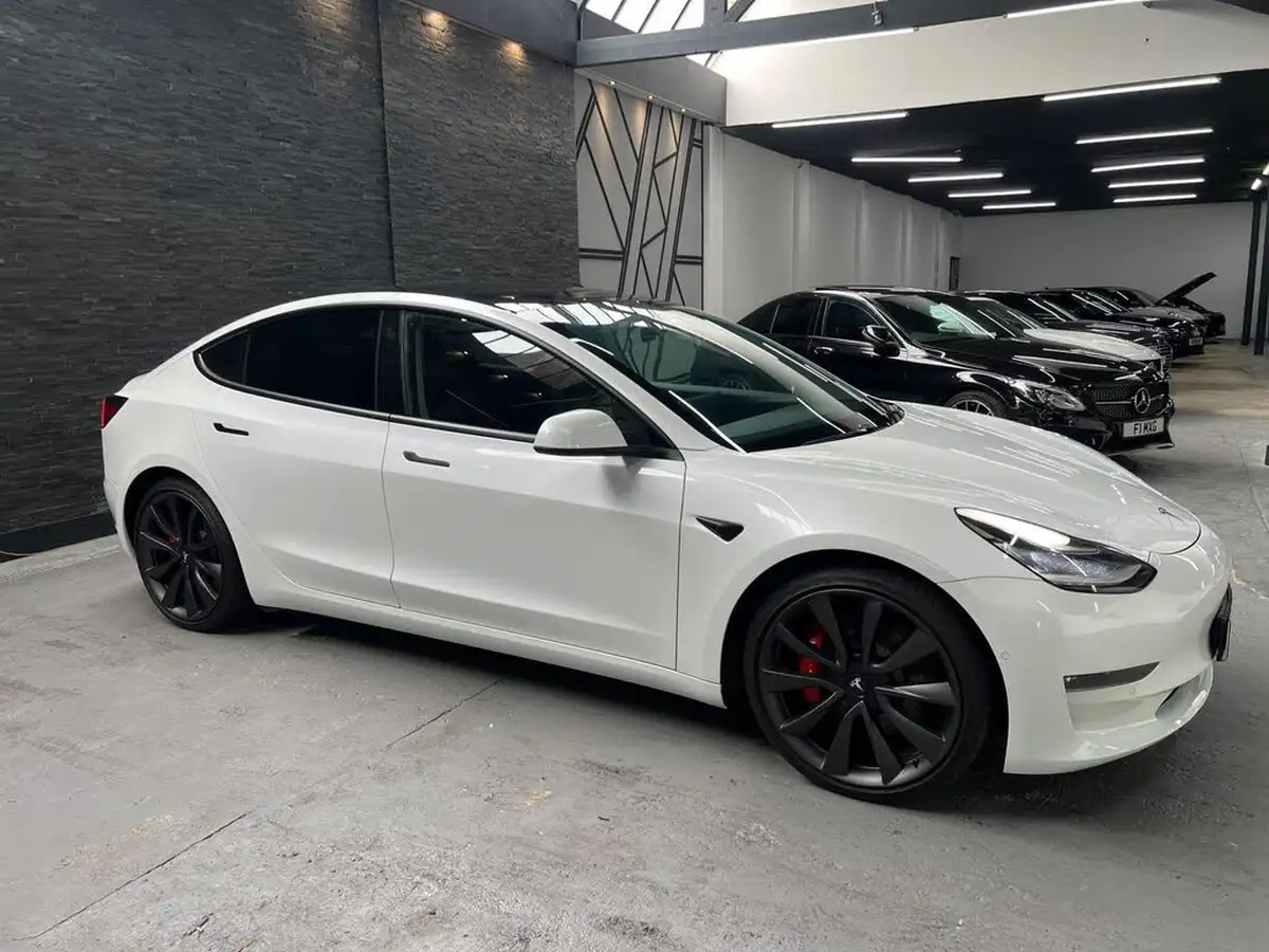 2020-tesla-model-3-e-performance-big-5