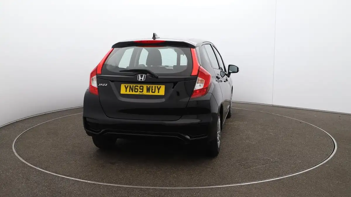 2019-honda-jazz-13-i-vtec-s-big-53