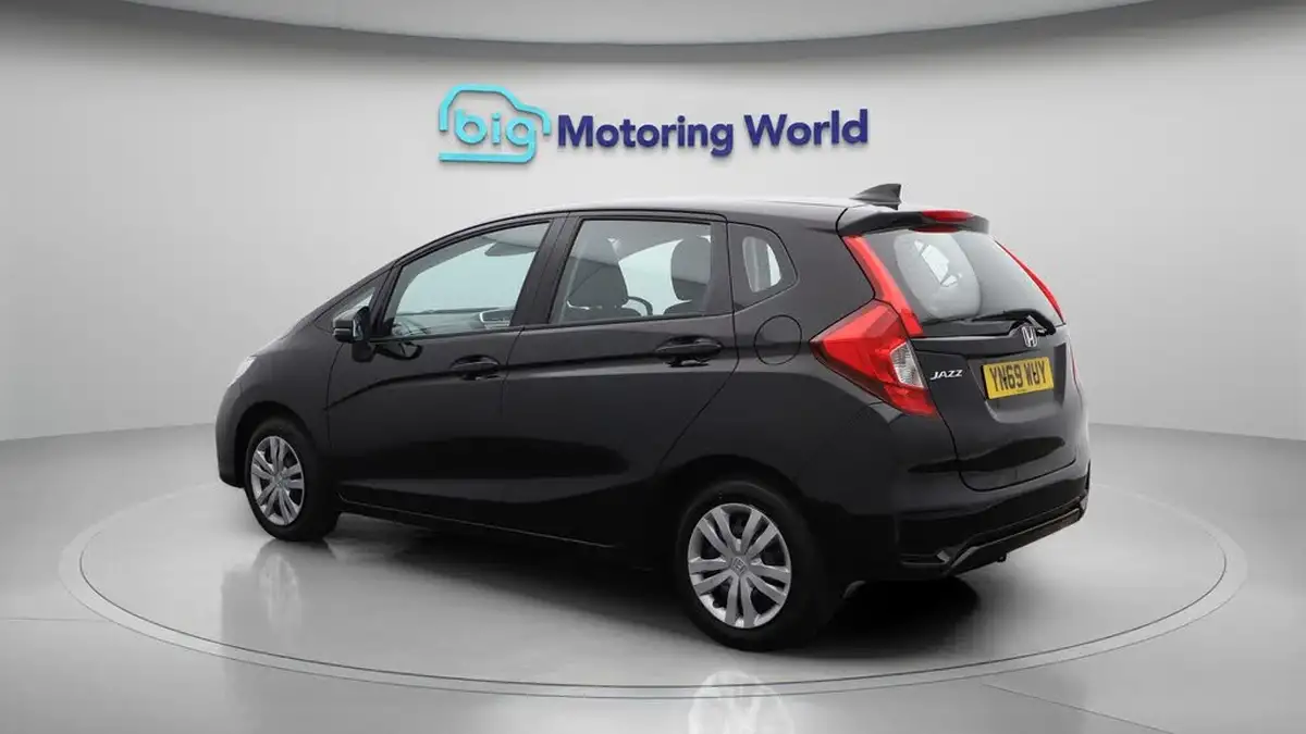 2019-honda-jazz-13-i-vtec-s-big-5