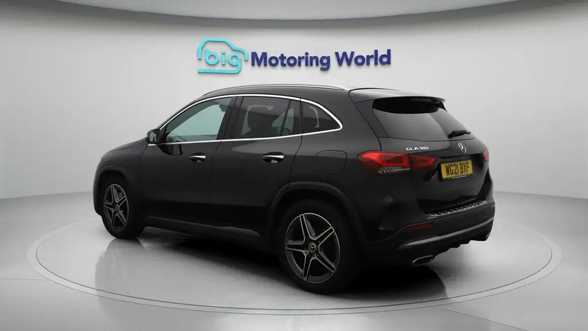 2021-mercedes-benz-gla-class-13-gla-180-amg-line-premium-1332cc-big-5