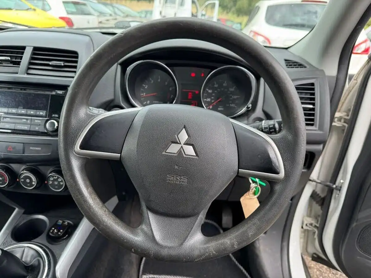2014-mitsubishi-asx-16-2-big-12