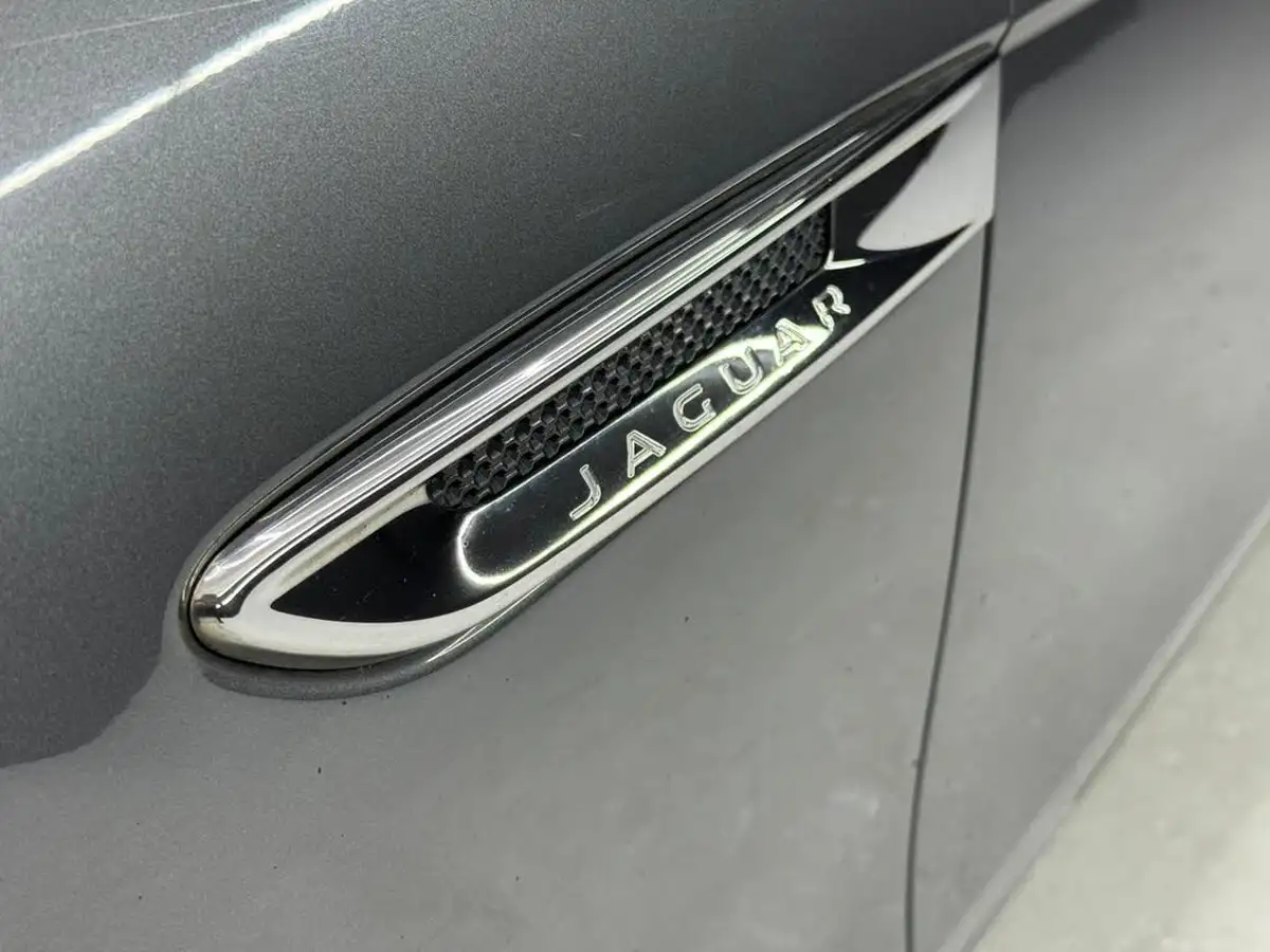 2017-jaguar-xe-20d-portfolio-180ps-awd-ss-1999cc-auto-big-9