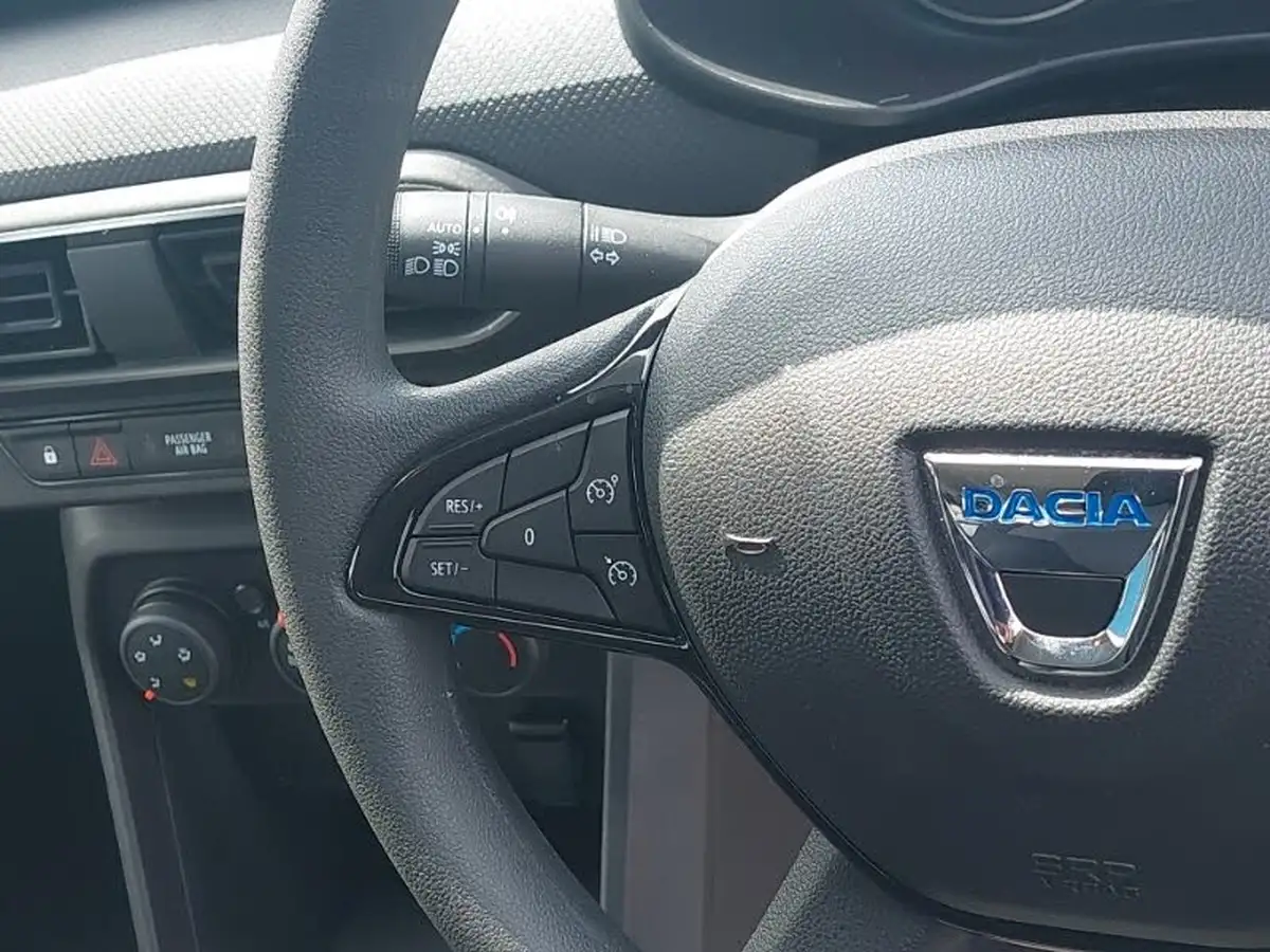 2022-dacia-sandero-10-sce-essential-big-12