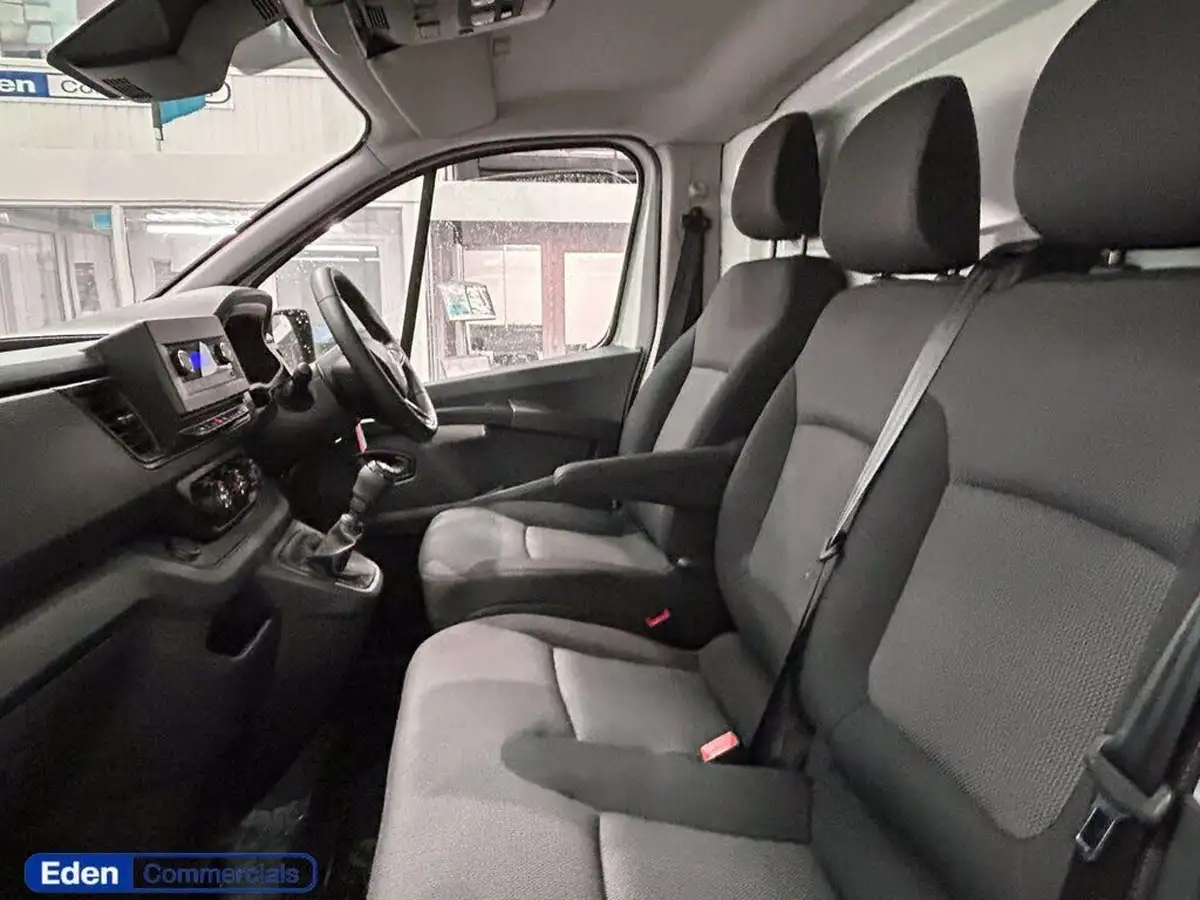 2022-renault-trafic-20dci-sl28-110-business-big-10