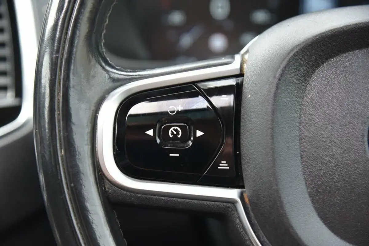 2016-volvo-xc90-20td-d5-inscription-big-36
