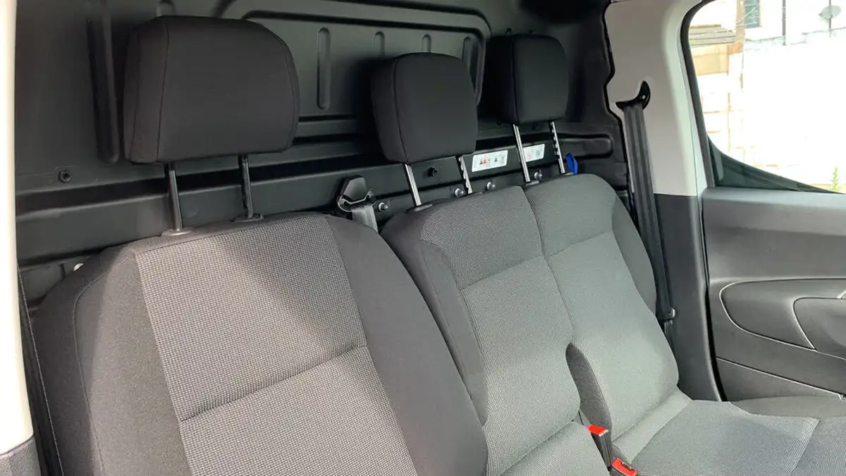 2024-citroen-berlingo-15-bluehdi-950-driver-edition-130pseu6d-eat8-big-24