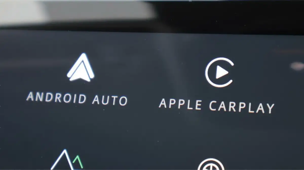 2022-land-rover-range-rover-velar-20-d200-velar-big-27