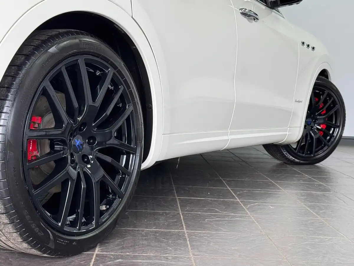 2018-maserati-levante-30-s-gransport-nerissimo-pack-ss-big-30