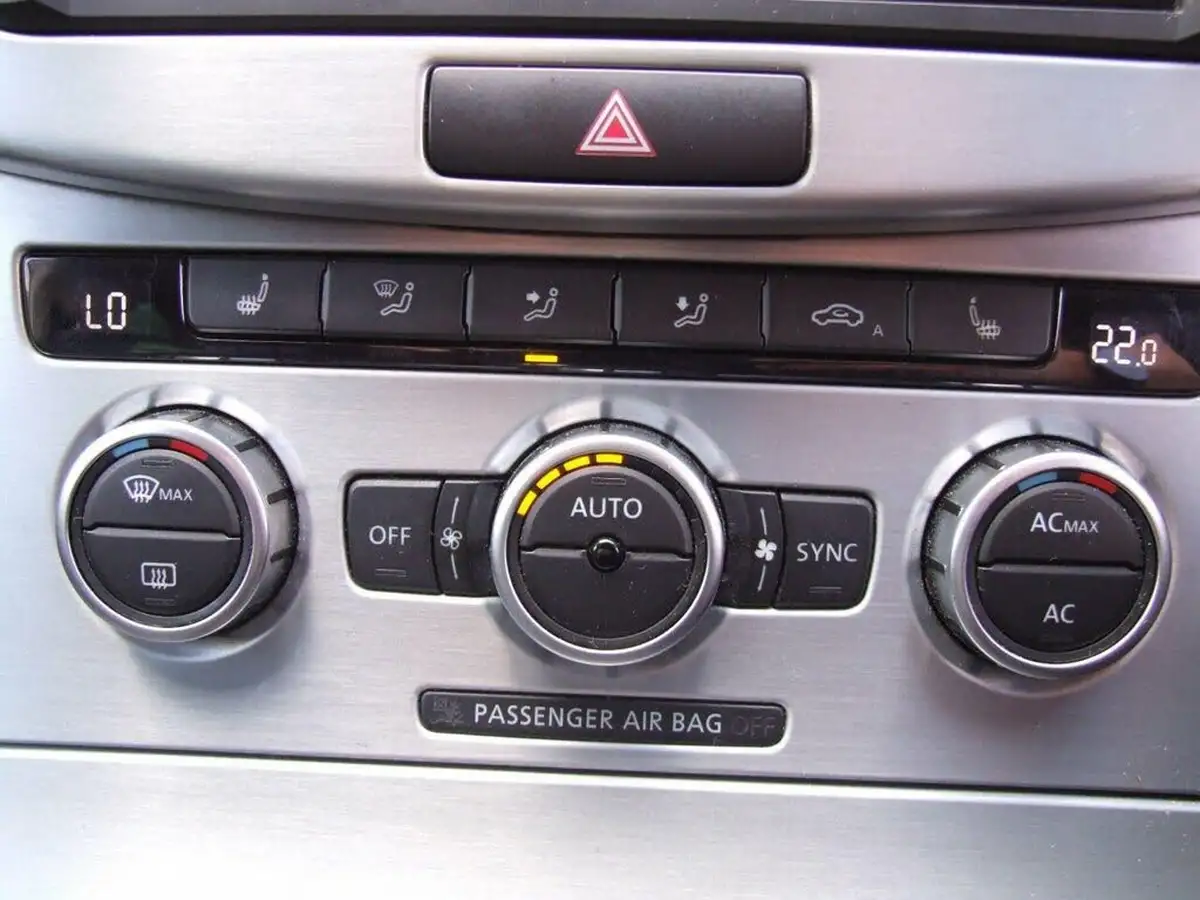 2012-volkswagen-cc-20td-gt-140ps-big-51