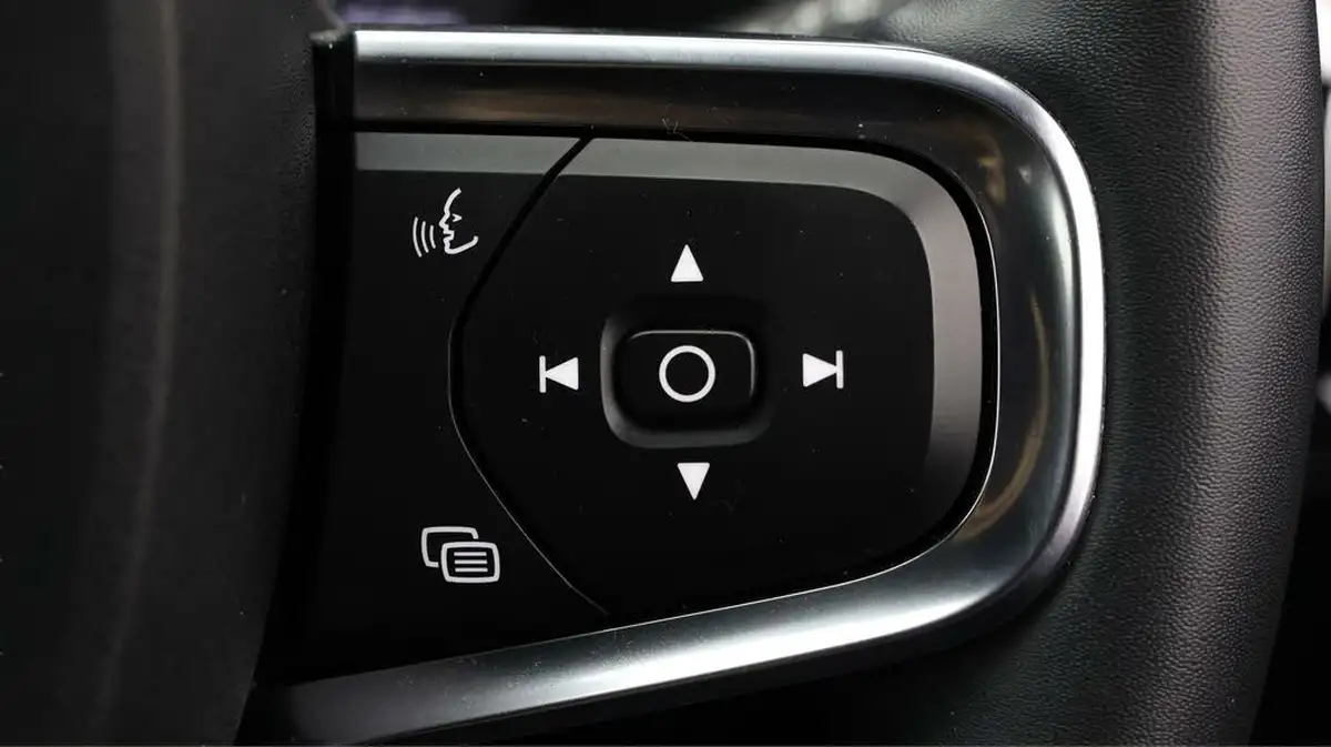 2021-volvo-xc40-20-b4-r-design-194bhp-auto-big-24