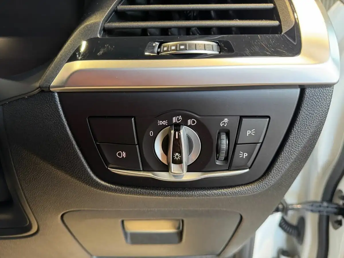 2021-bmw-ix3-e-premier-edition-big-27