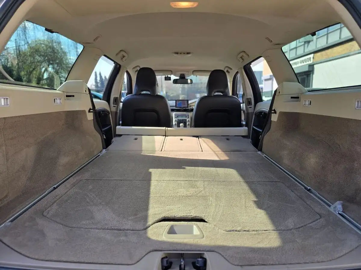 2011-volvo-xc70-30-t6-se-big-52