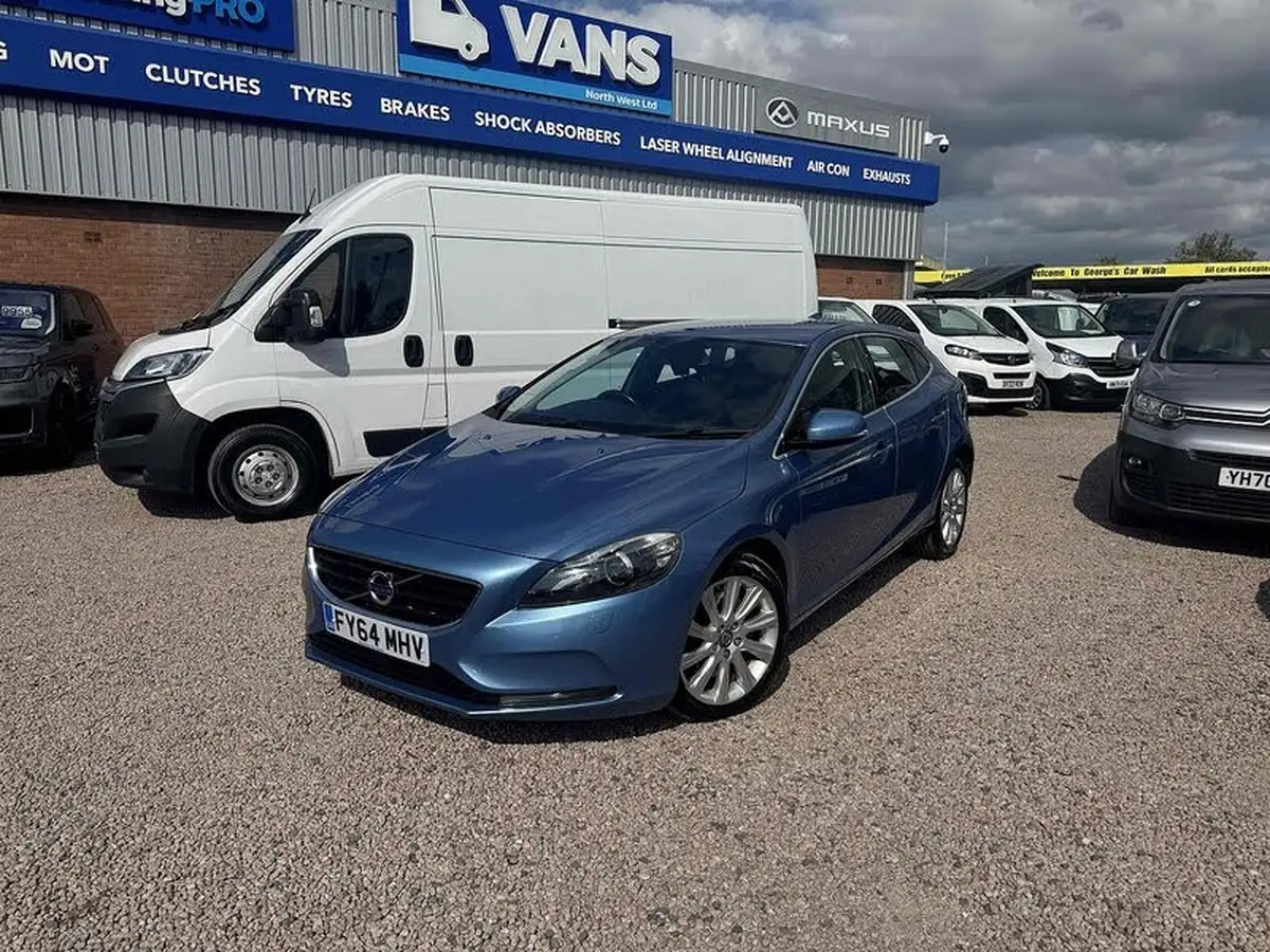 2014-volvo-v40-20td-d4-se-lux-190bhp-1969cc-geartronic-big-0