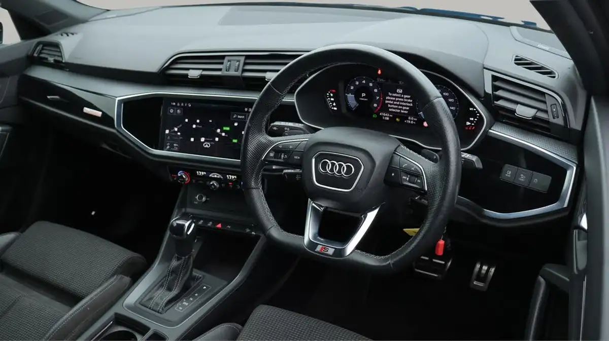 2021-audi-q3-15-35-tfsi-black-edition-codcomfort-sound-pack-station-wagon-big-9