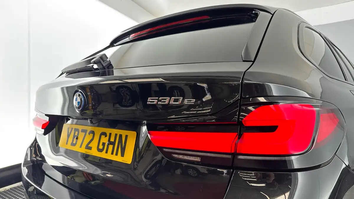 2022-bmw-5-series-20-530e-m-sport-touring-5d-big-28