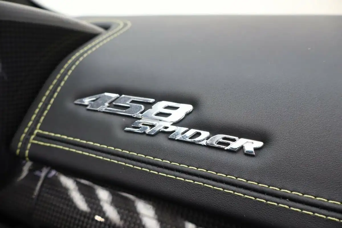 2012-ferrari-458-45-spider-big-32