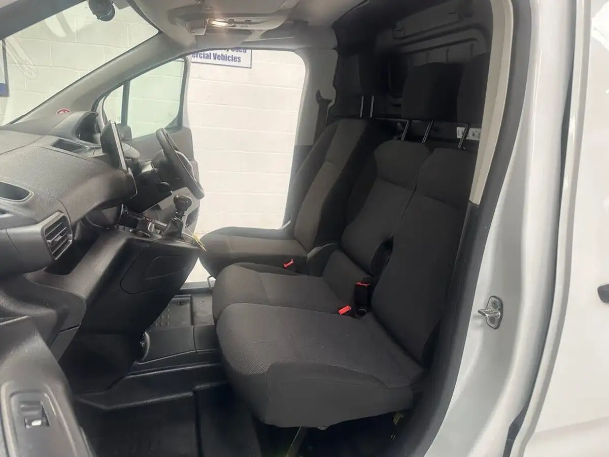 2023-peugeot-partner-15-bluehdi-950-professional-premium-100pseu6d-ss-big-14