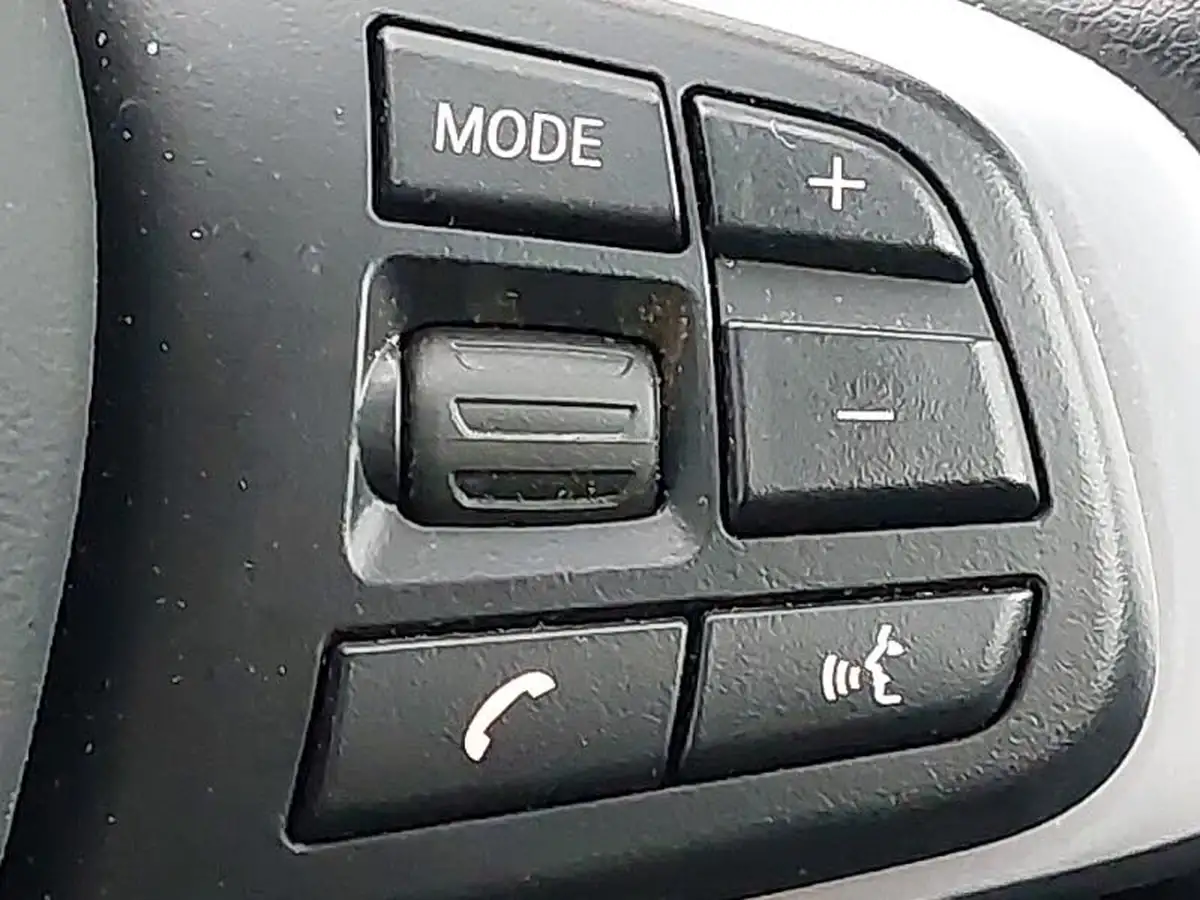 2021-bmw-x1-20-sdrive20i-xline-big-12