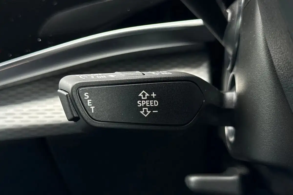 2024-audi-q8-30-55-tfsi-launch-edition-big-37