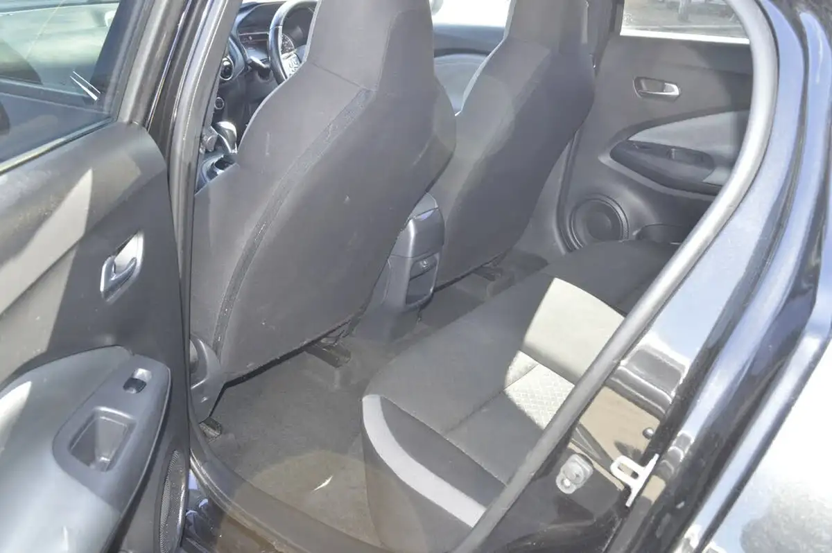 2021-nissan-juke-10-dig-t-enigma-dct-big-9