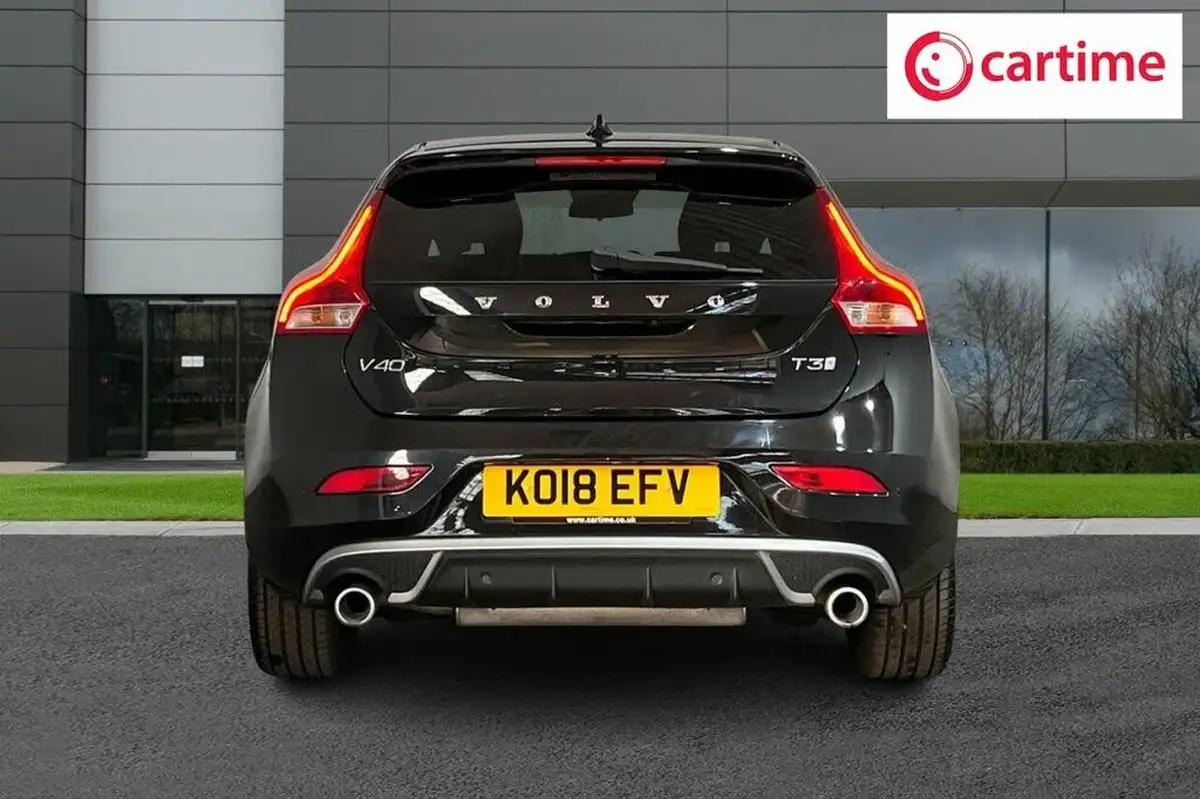 2018-volvo-v40-15-t3-r-design-nav-plus-big-5