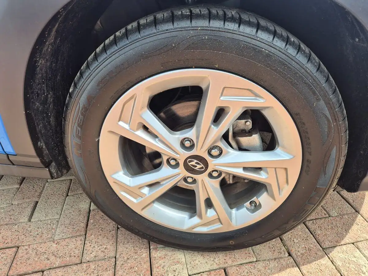 2022-hyundai-kona-10-t-gdi-se-connect-big-30