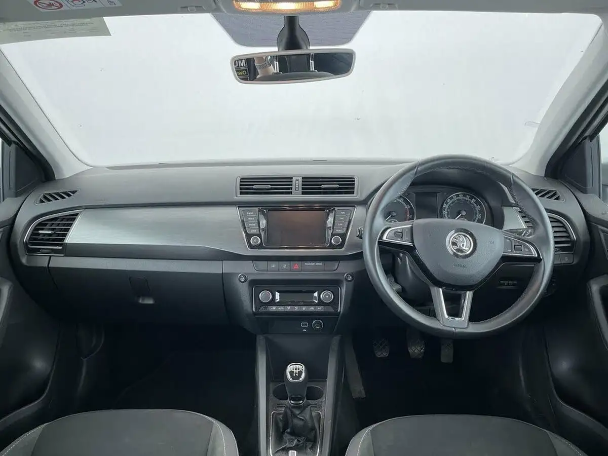 2019-skoda-fabia-10-tsi-se-l-95ps-hatchback-big-7