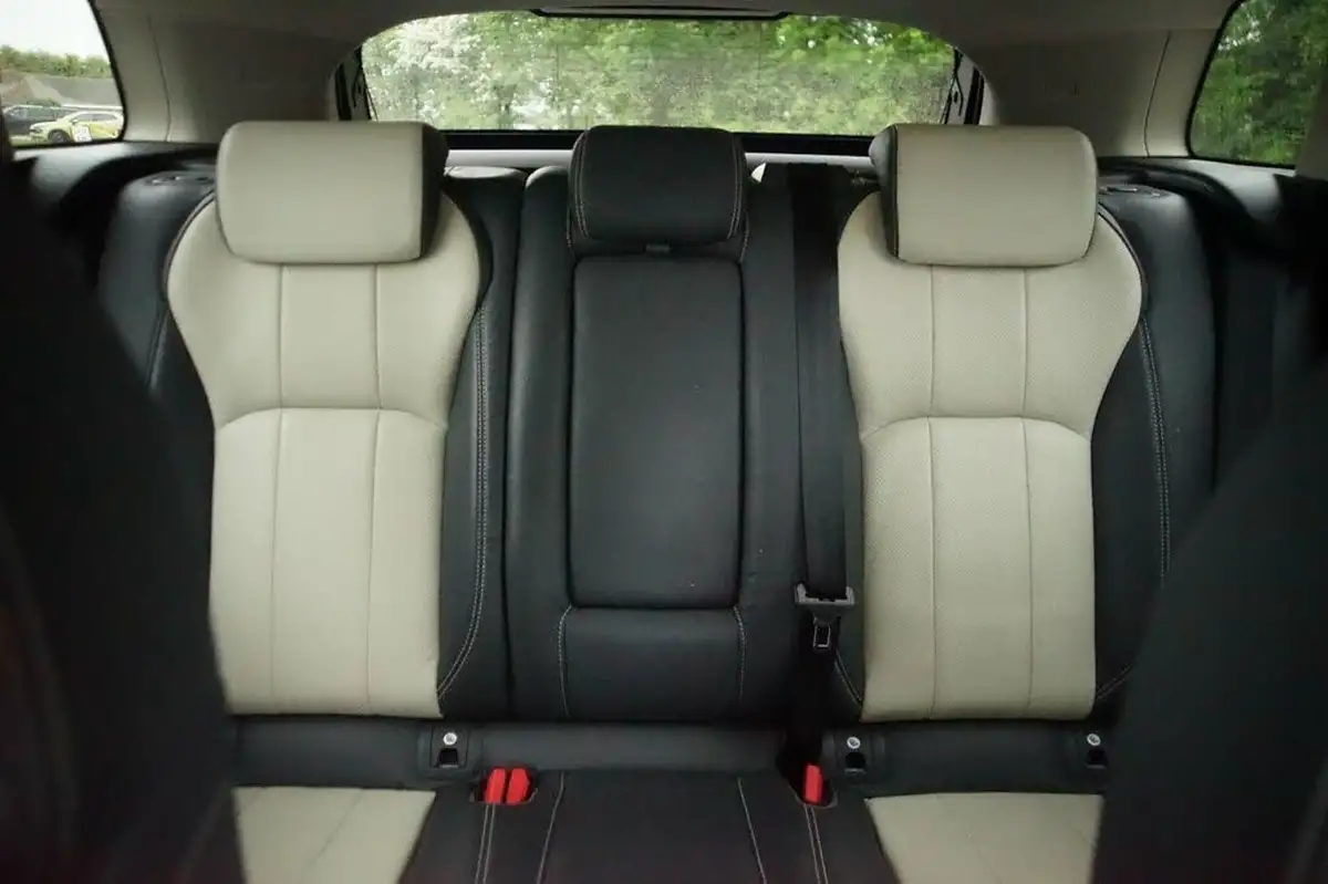2018-land-rover-range-rover-evoque-20td4-se-tech-hatchback-5d-auto-big-9